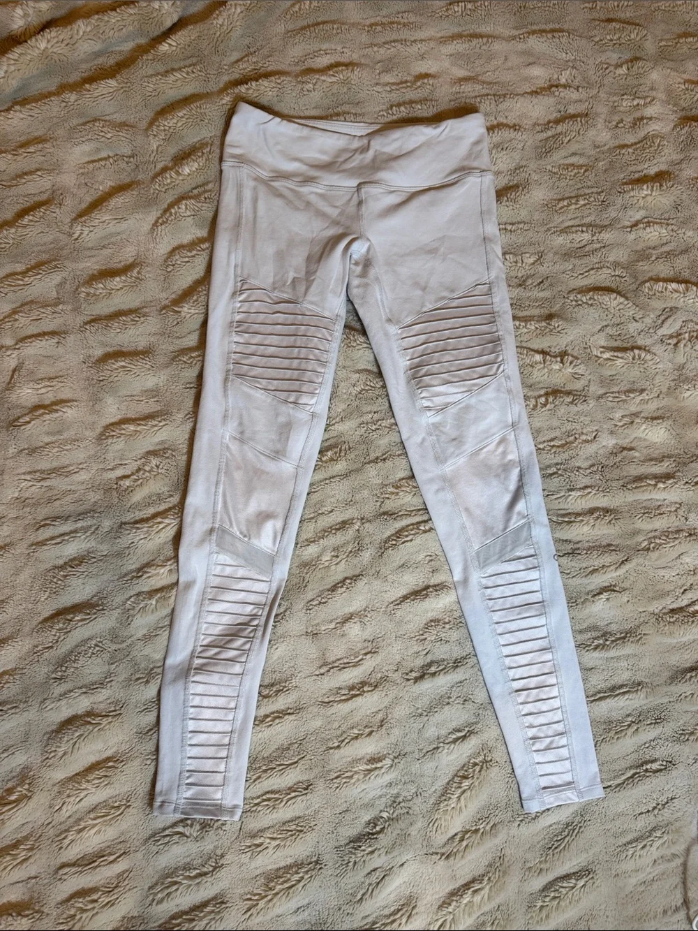 Alo yoga High Waist Moto legging in white size Small